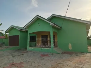 5bdrm House in Tuba Road, Ga South Municipal for rent