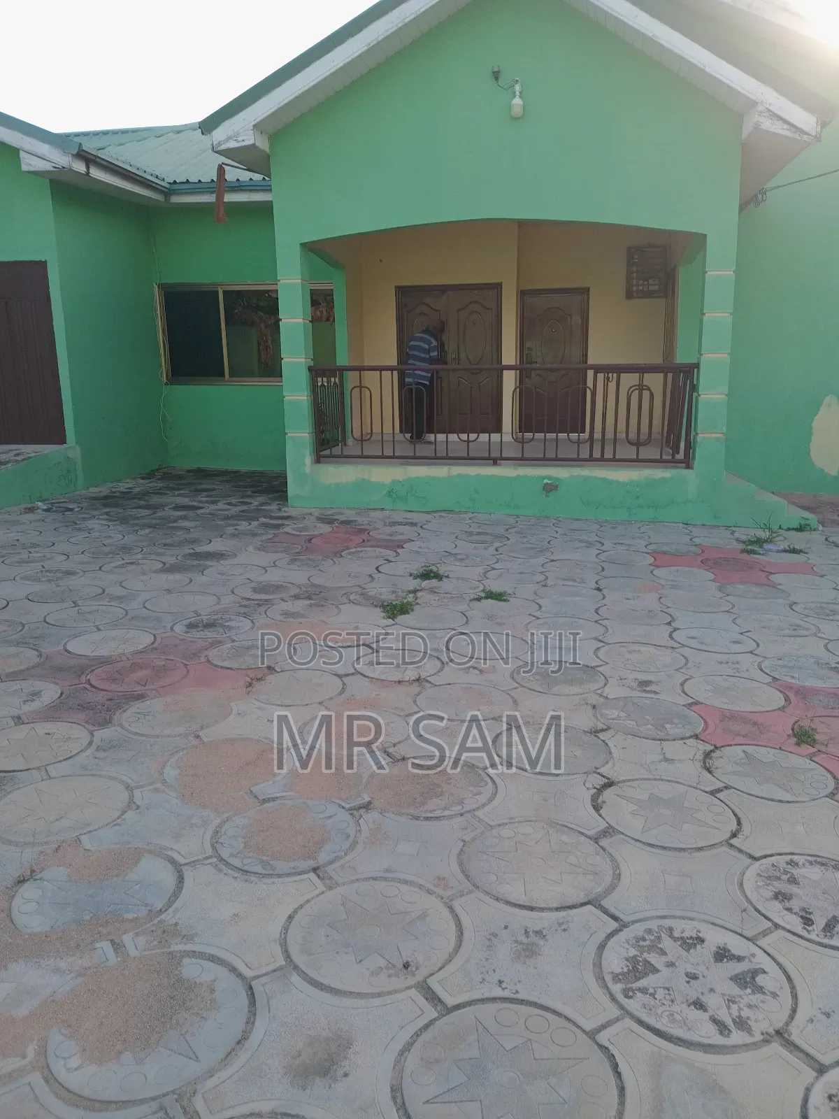 5bdrm House in Tuba Road, Ga South Municipal for rent