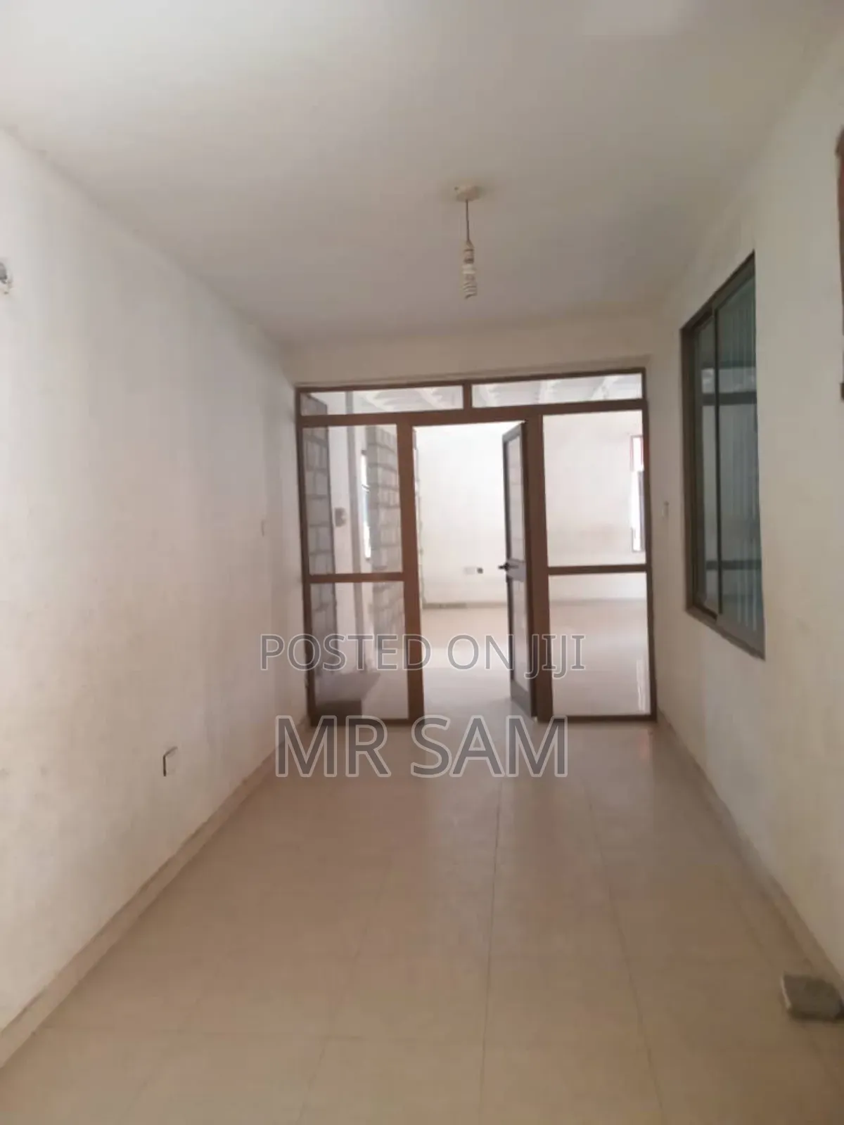 8bdrm House in Kwabenya for sale