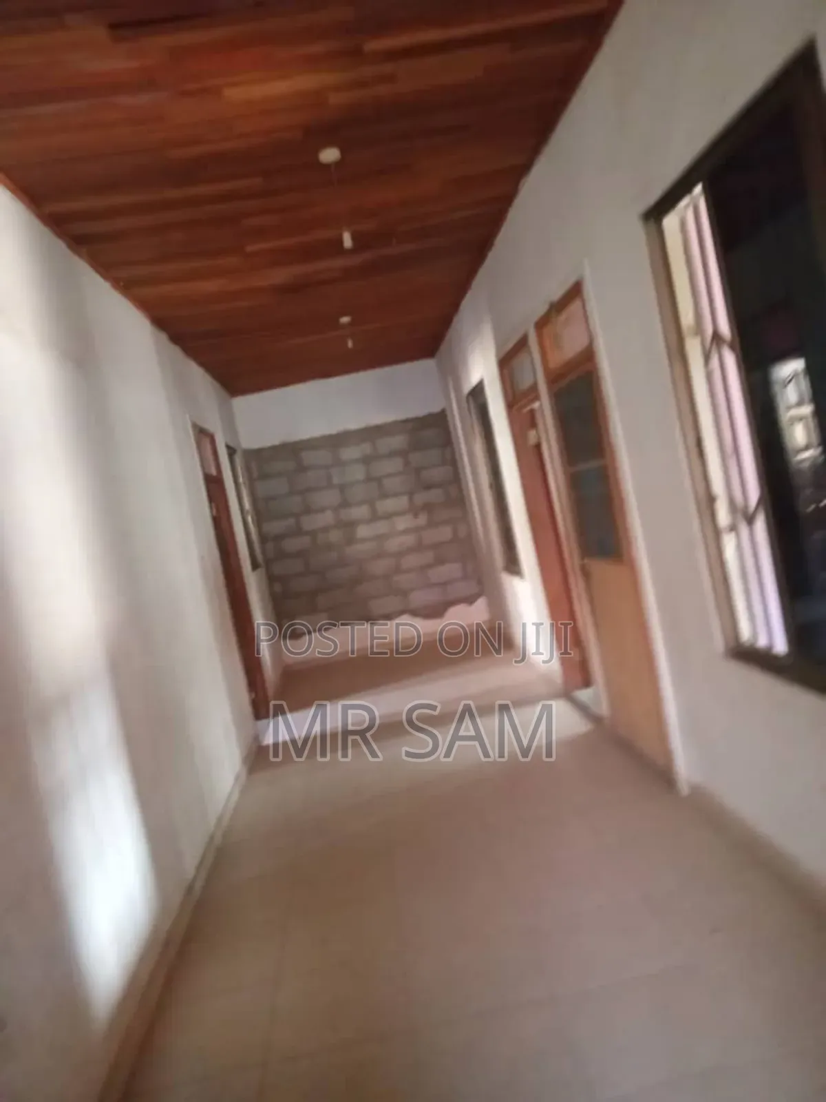8bdrm House in Kwabenya for sale