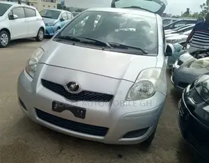 Toyota Vitz 1.3 AWD 5dr 2010 Silver