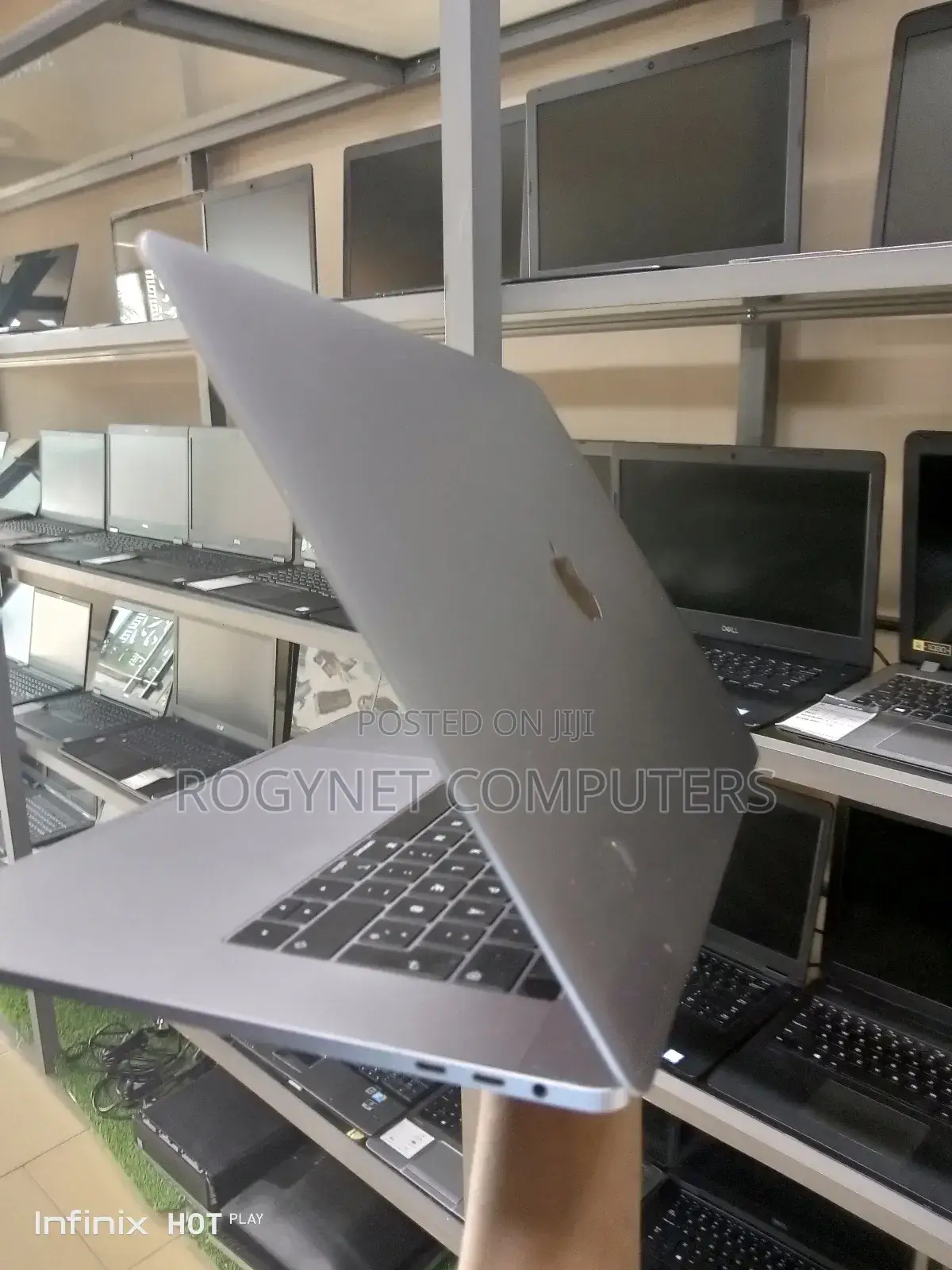 Laptop Apple MacBook Pro 2018 16GB Intel Core i7 SSD 512GB