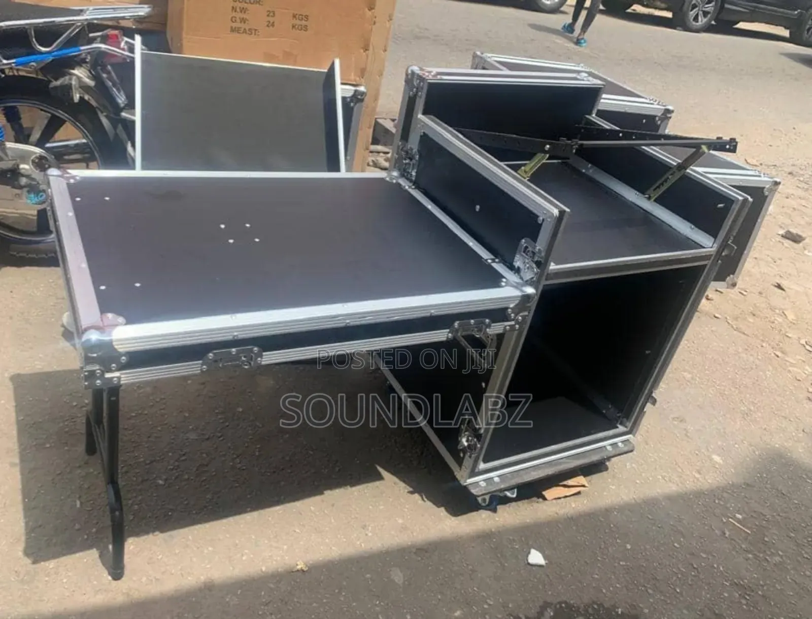 Bl 16u Amplifier Rack Case/ Road/ Flight Case With L/R Table