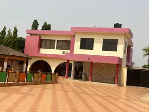 A Fairly Used Hotel on Hot Sale Tema Comm5