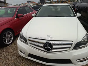 Photo - Mercedes-Benz C250 2012 White