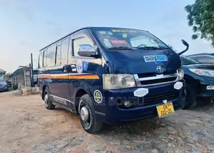 Photo - Toyota HiAce 2011 Blue