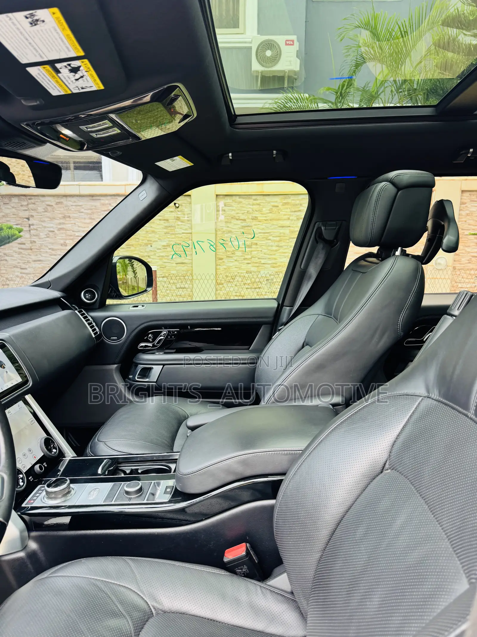 Land Rover Range Rover Vogue 2022 Black