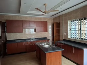 6bdrm House in Santasi  Kokoben, Kumasi Metropolitan for rent