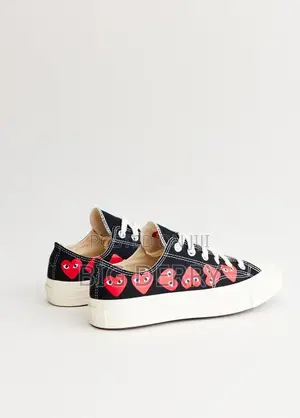 Play Converse CDG