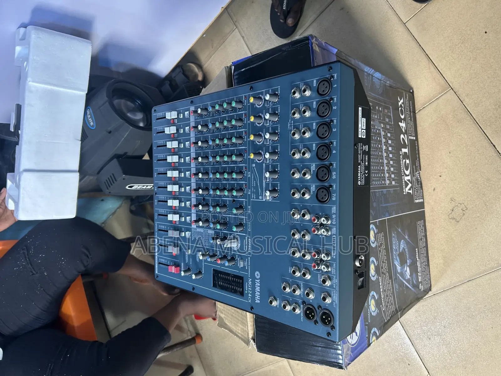 Yamaha Mg16ccx 12 Channel Mixer