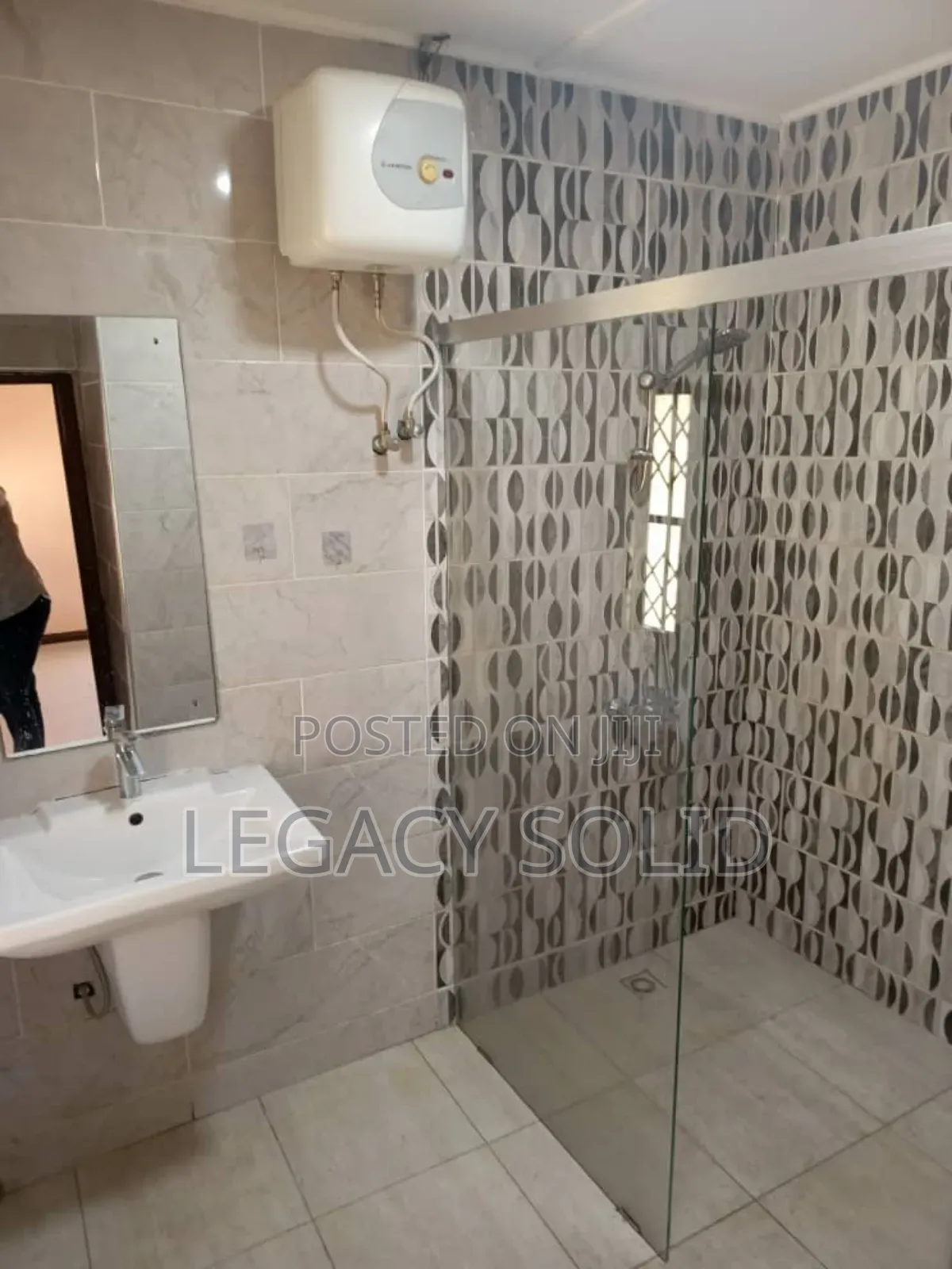 4bdrm Duplex in 𝙻𝚎𝚐𝚊𝚌𝚢 𝚜𝚘𝚕𝚒𝚍 𝚛𝚎𝚊𝚕, Barrier for rent