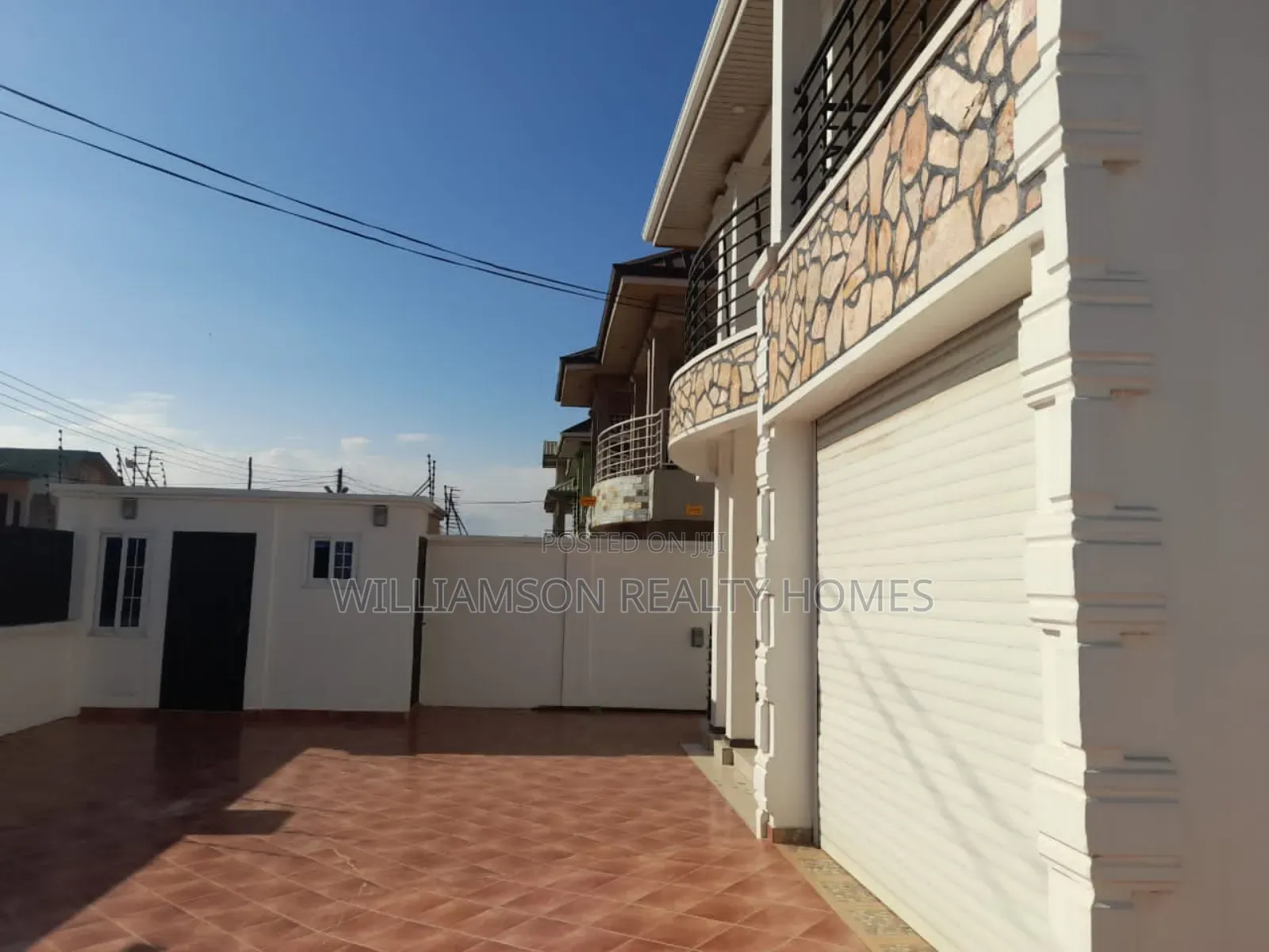 Furnished 4bdrm Duplex in Community 18 Area, Spintex for rent