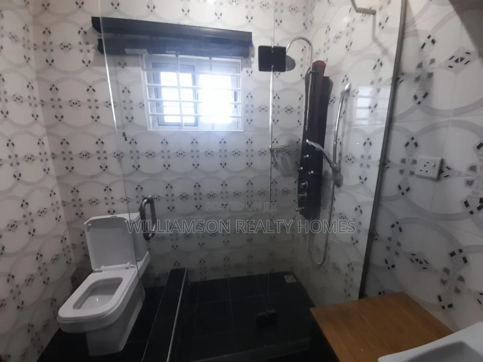 Furnished 4bdrm Duplex in Community 18 Area, Spintex for rent