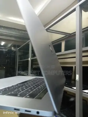 Laptop Apple MacBook Pro 2017 16GB Intel Core i7 SSD 512GB
