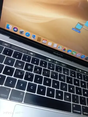 Laptop Apple MacBook Pro 2017 16GB Intel Core i7 SSD 512GB