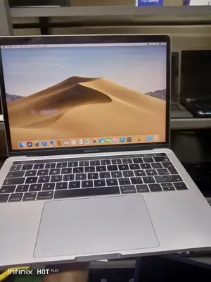 Laptop Apple MacBook Pro 2017 16GB Intel Core i7 SSD 512GB