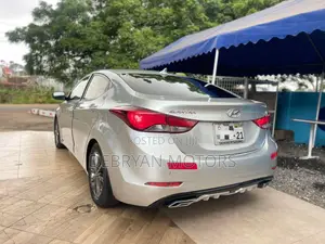 Hyundai Elantra SE 4dr Sedan (1.8L 4cyl 6A) 2014 Silver