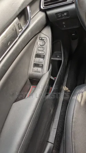 Honda Accord EX-L (2.0L 4cyl Turbo 10A) 2019 White