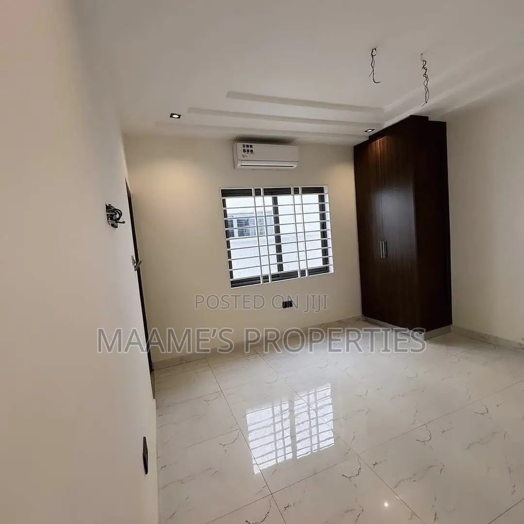 3bdrm House in Lake Side Estate for sale