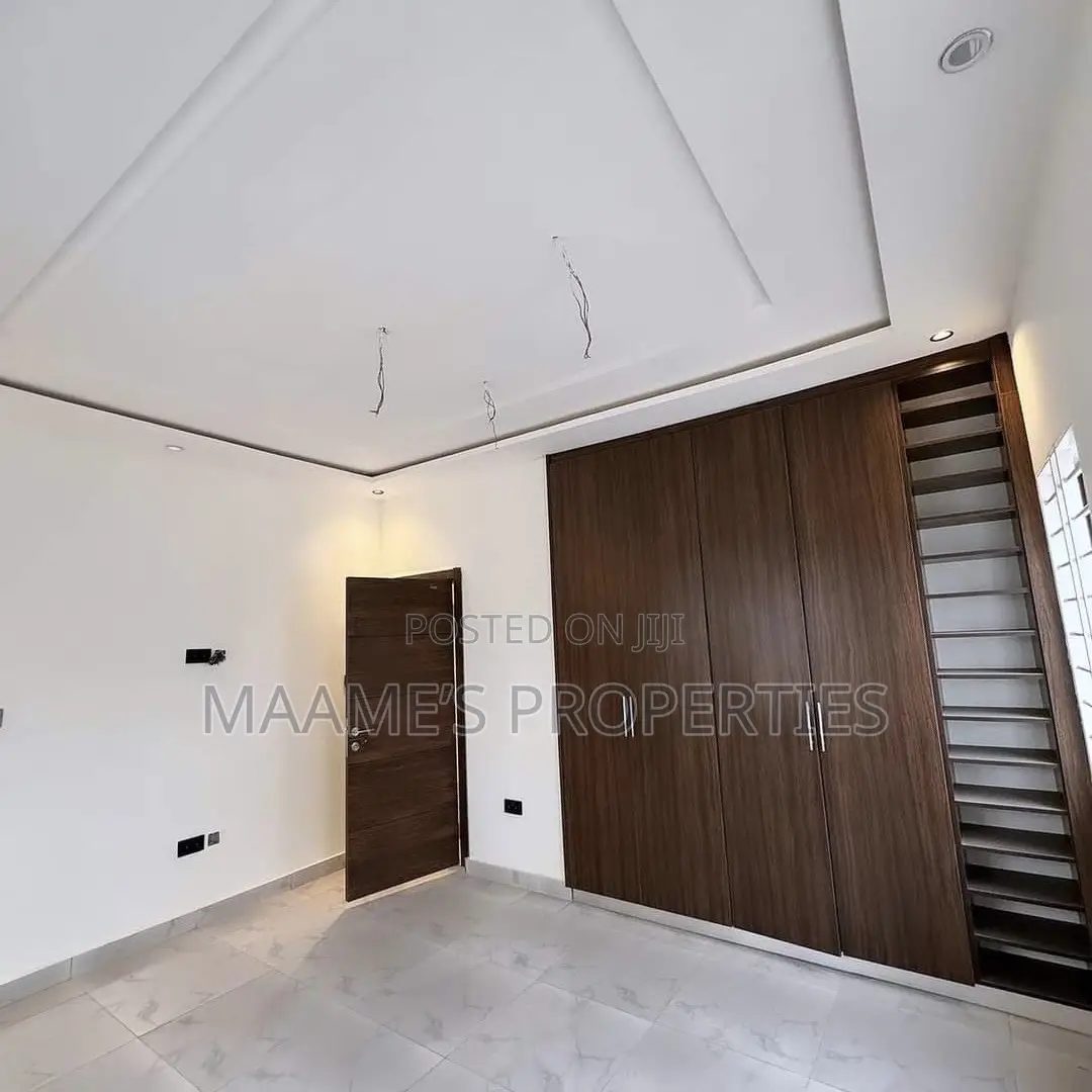 3bdrm House in Lake Side Estate for sale