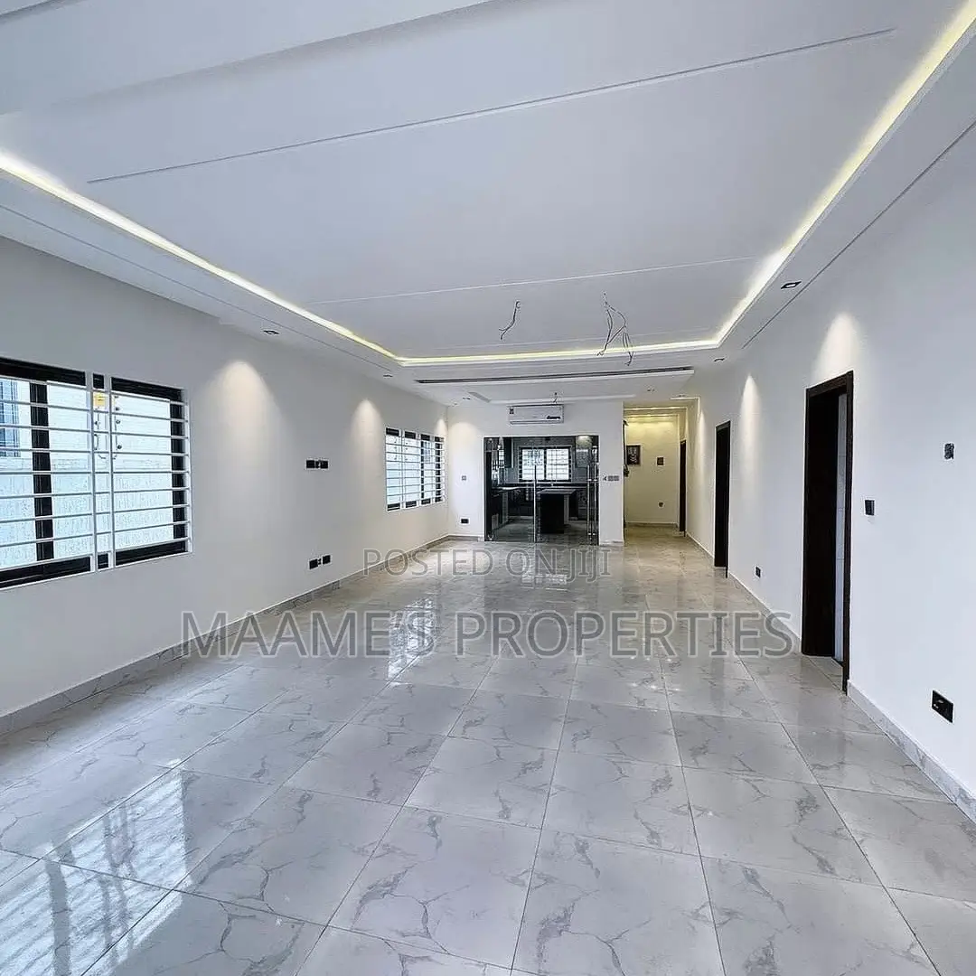 3bdrm House in Lake Side Estate for sale