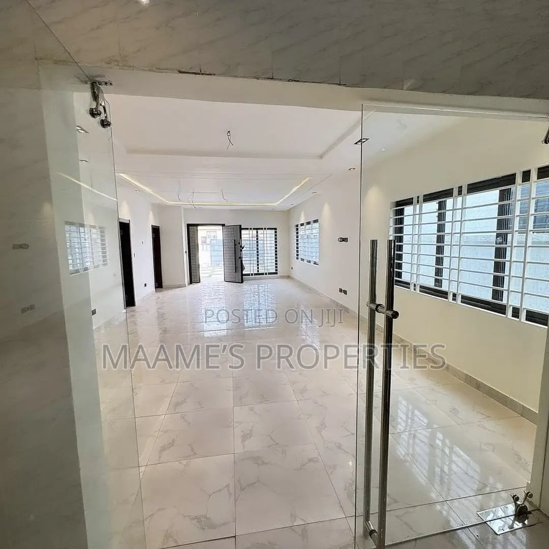 3bdrm House in Lake Side Estate for sale