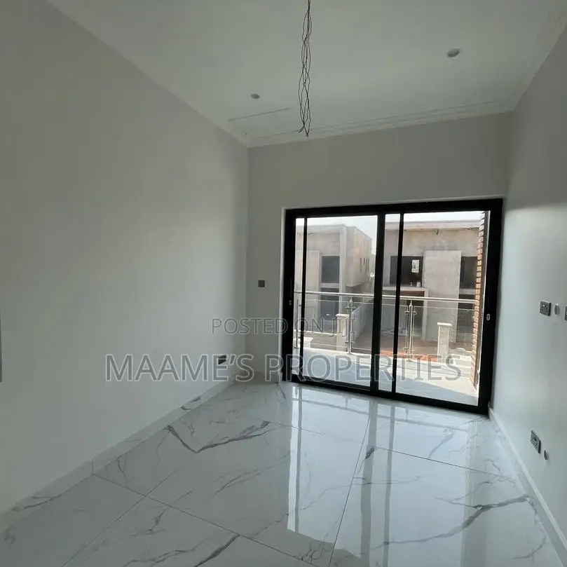 4bdrm Duplex in Airport Residential Area for sale