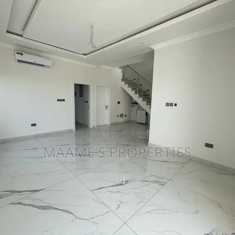 4bdrm Duplex in Airport Residential Area for sale