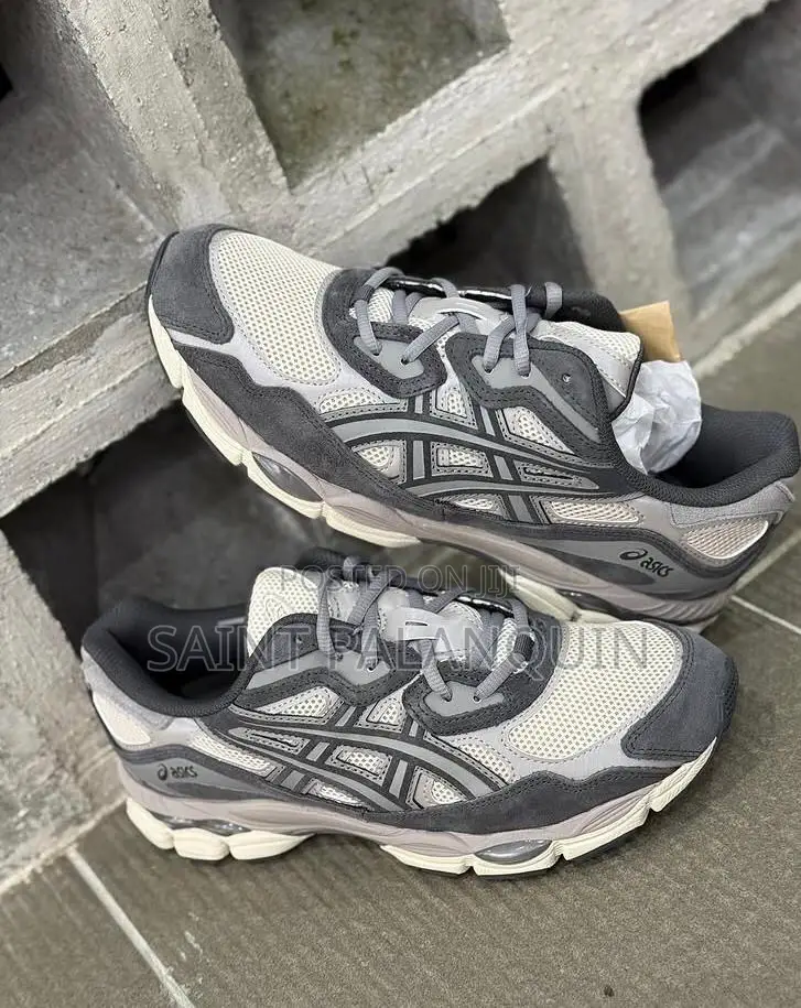 Asics Gel Sneakers