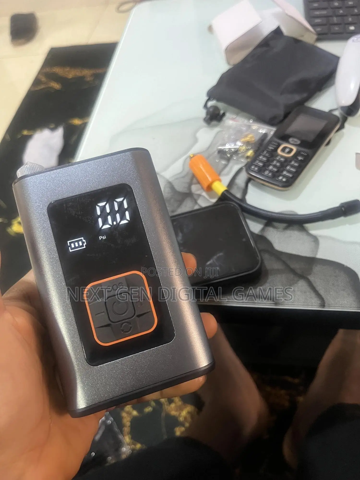 Portable Tyre Inflator With Powerbank