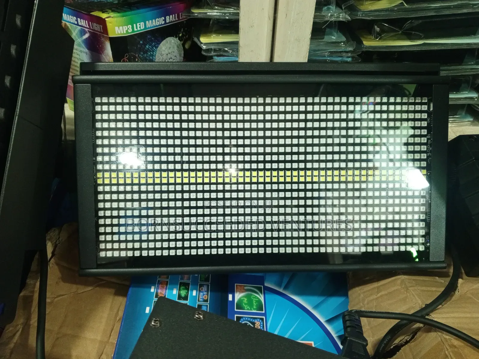 4-in-1 Stage Strobe Light 960 Leds RGBW Light