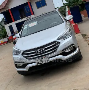 Photo - Hyundai Santa Fe 2018 Gray