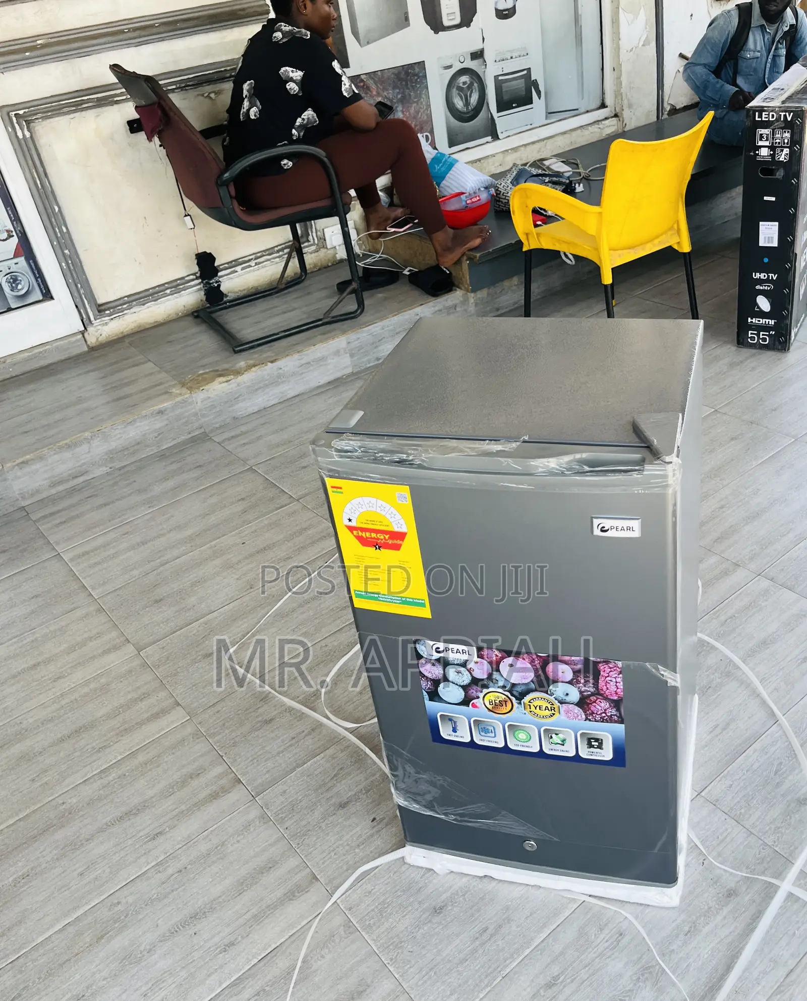 Table Top Unique Pearl Refrigerator(93ltr) 