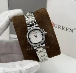 Curren Slim Fit Ladies Luxury Watch || Black White Face