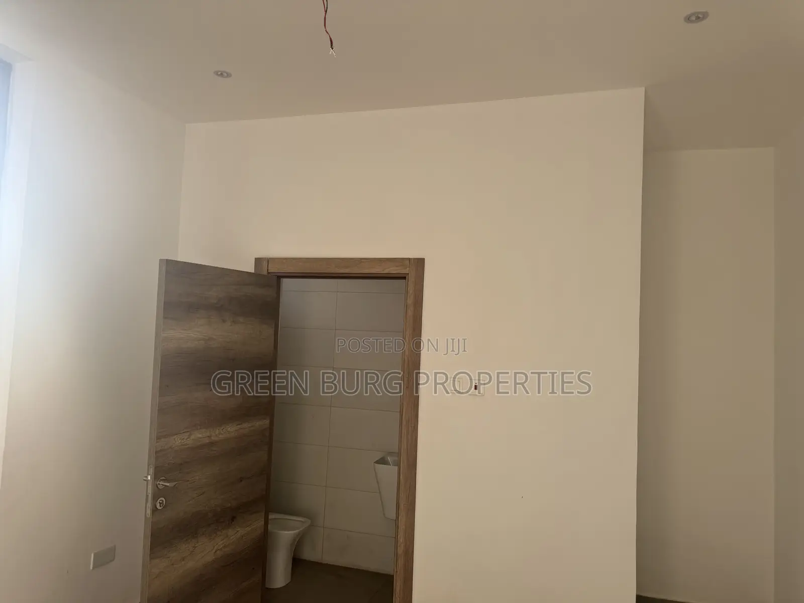 3bdrm Villa in Green Burg, Adjiriganor for sale