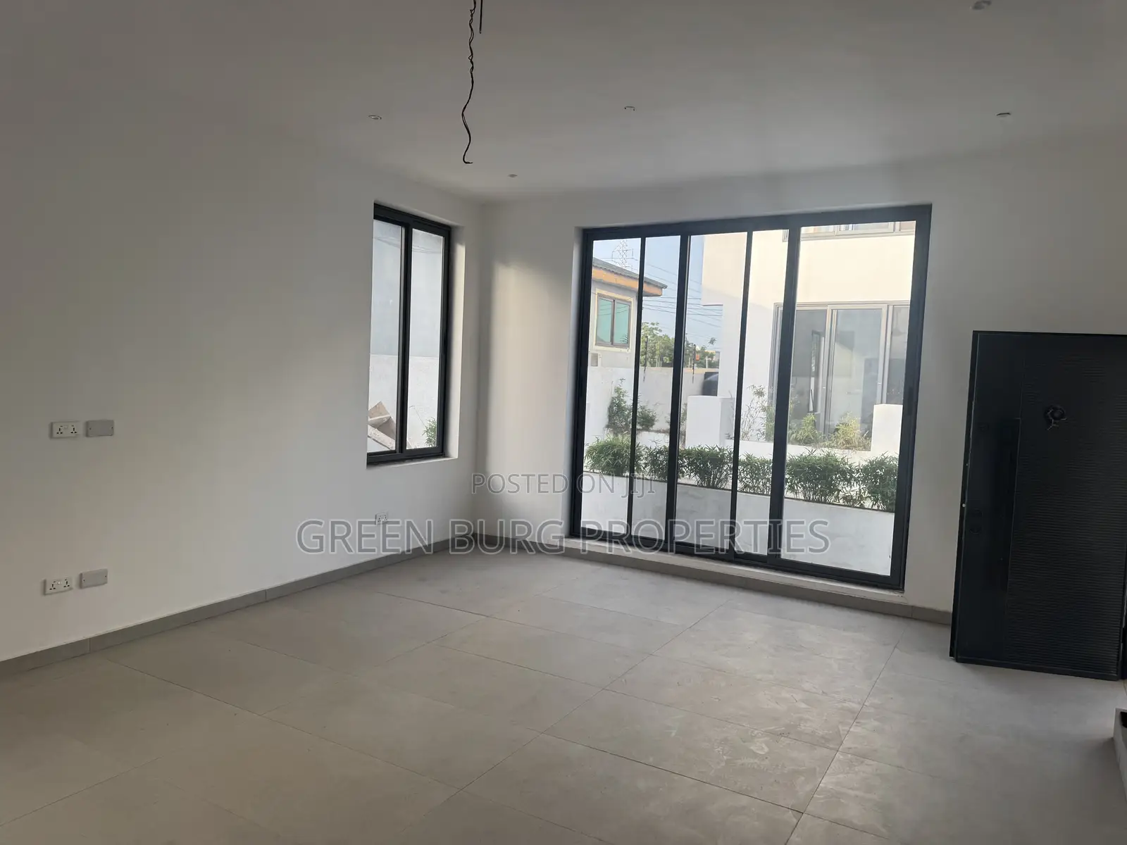 3bdrm Villa in Green Burg, Adjiriganor for sale