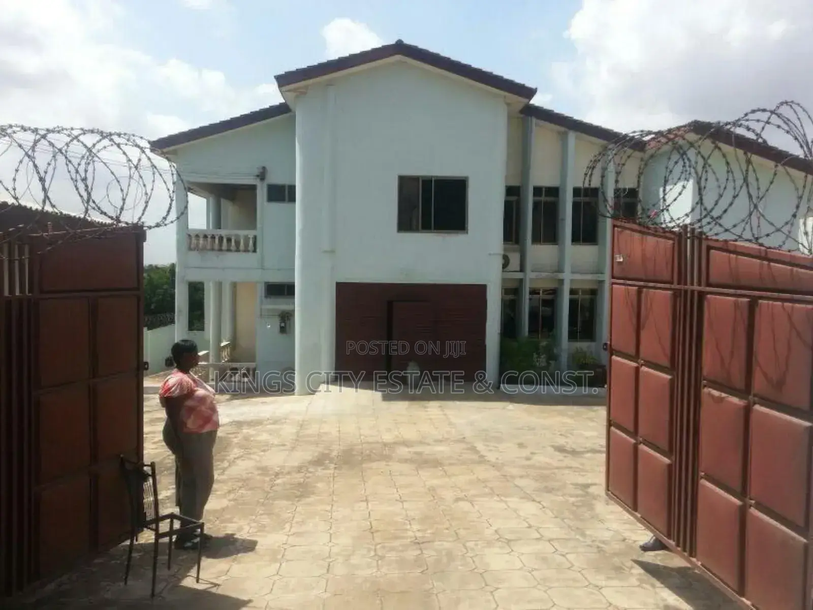 8bdrm House in Kwabenya-Aboum-Junc, Dome for sale