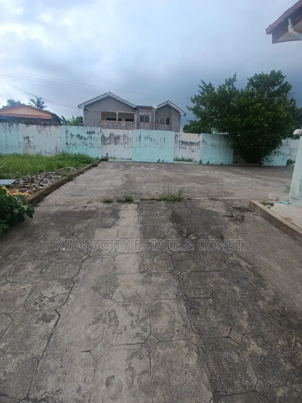 8bdrm House in Kwabenya-Aboum-Junc, Dome for sale