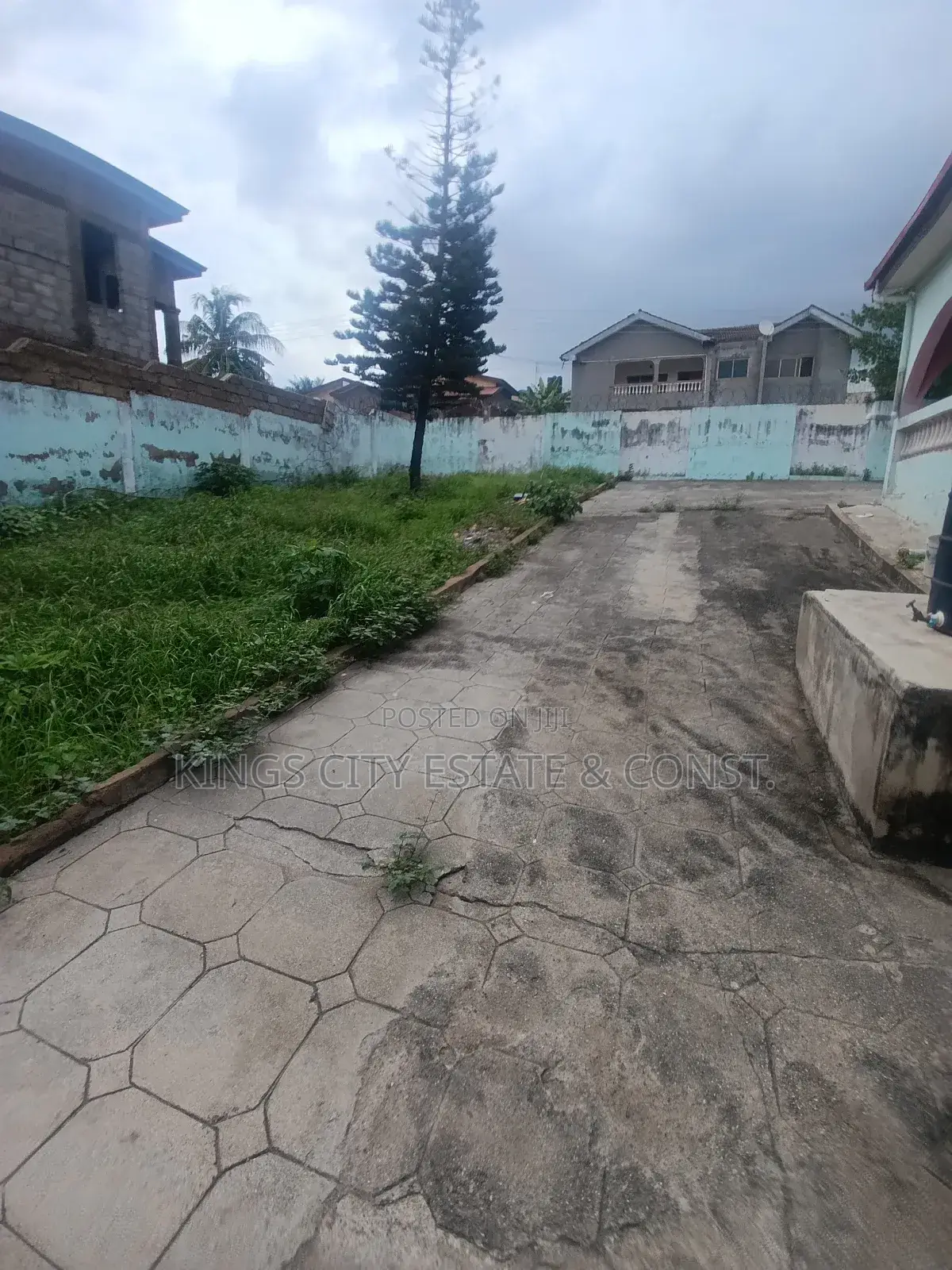 8bdrm House in Kwabenya-Aboum-Junc, Dome for sale