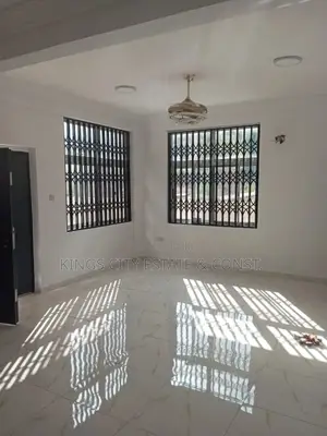 8bdrm House in Kwabenya-Aboum-Junc, Dome for sale
