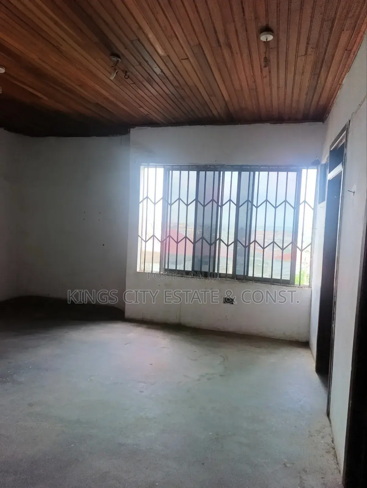 8bdrm House in Kwabenya-Aboum-Junc, Dome for sale