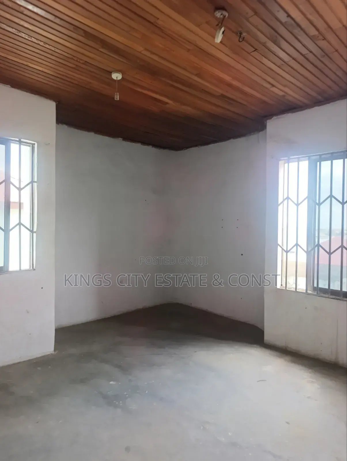 8bdrm House in Kwabenya-Aboum-Junc, Dome for sale