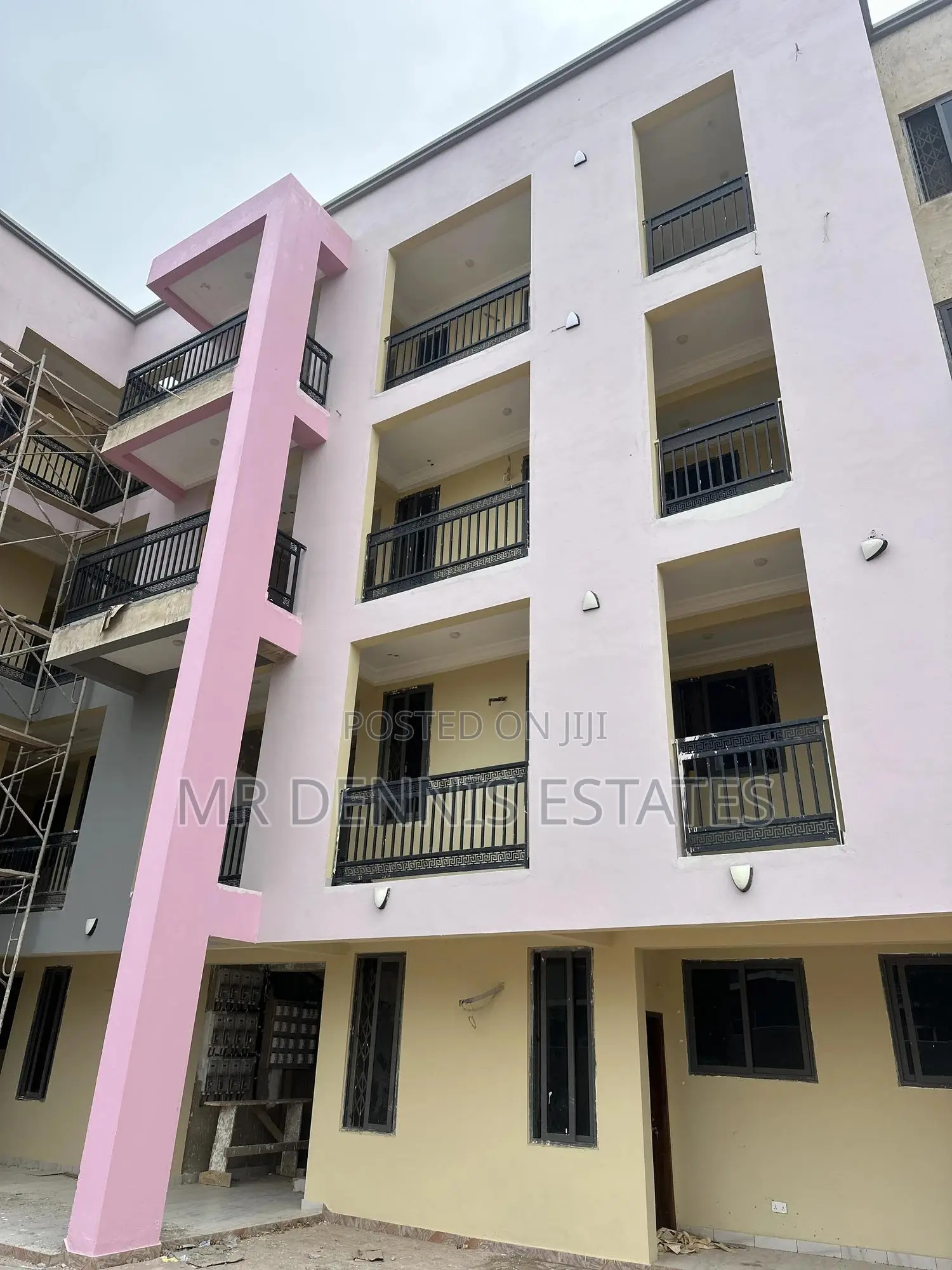 1bdrm Room & Parlour in Weija Apartments for rent