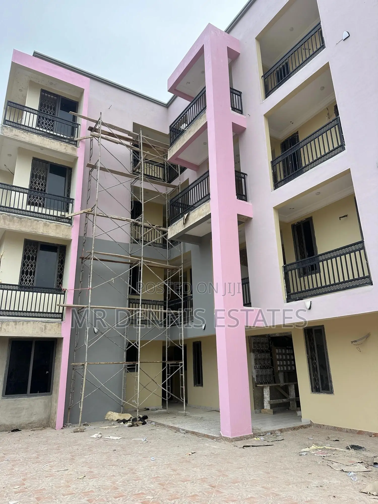 1bdrm Room & Parlour in Weija Apartments for rent