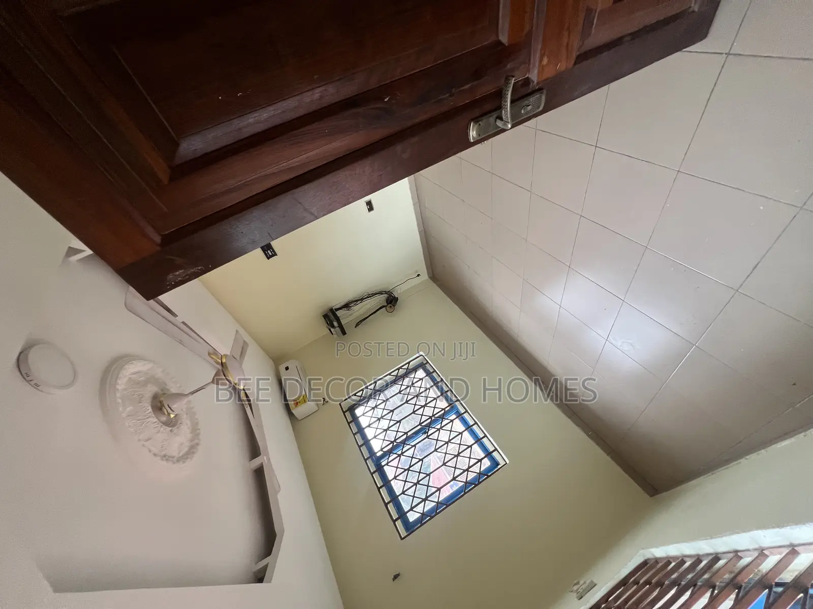 7bdrm Mansion in Bee Decor & Homes, Abokobi for sale