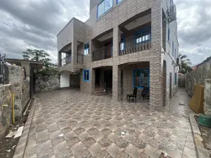 7bdrm Mansion in Bee Decor & Homes, Abokobi for sale