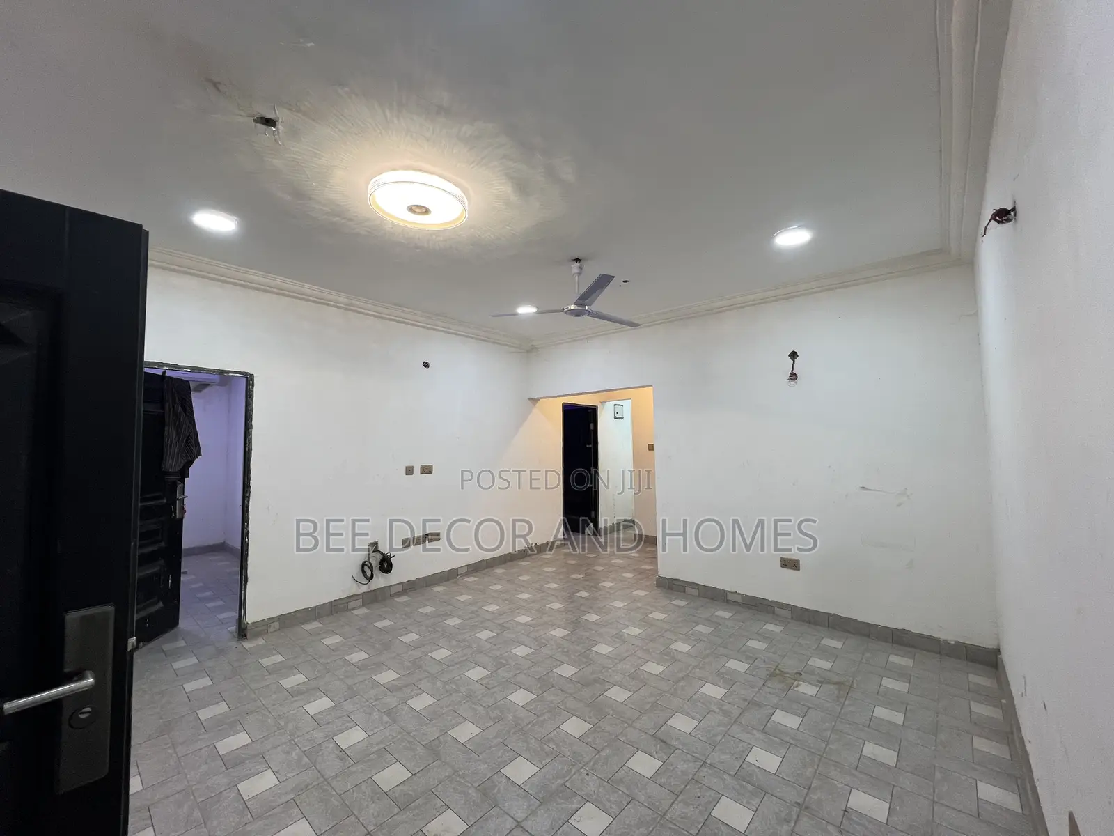 2bdrm Apartment in Bee Decor & Homes, Old Ashomang for rent