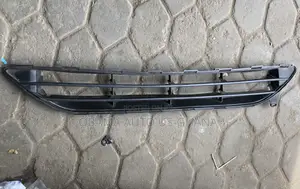 Nissan Rogue 2017 2018 2019 Front Bumper Lower Grille