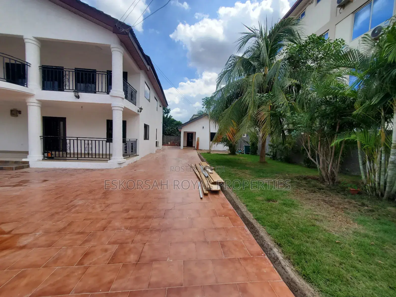 5bdrm House in East Legon for rent