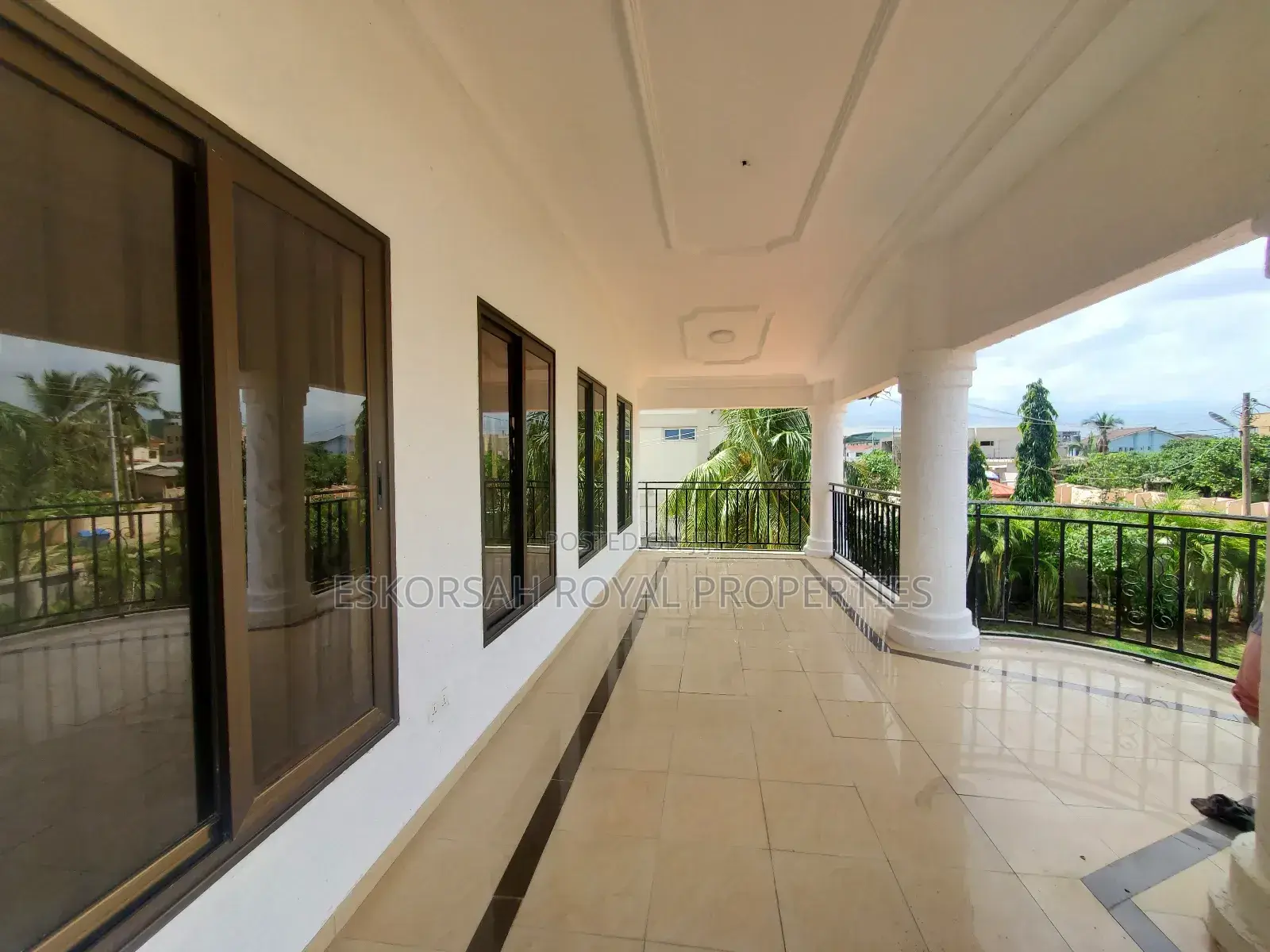 5bdrm House in East Legon for rent